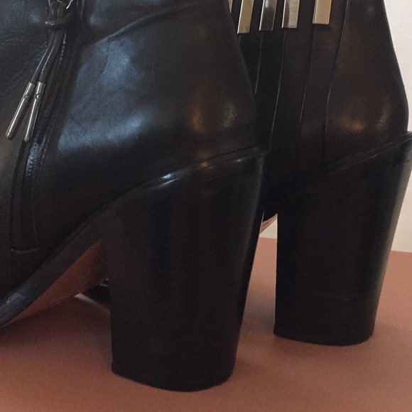 L.A.M.B Todd Leather Ankle Boot Bootie Black - Picture 6 of 8